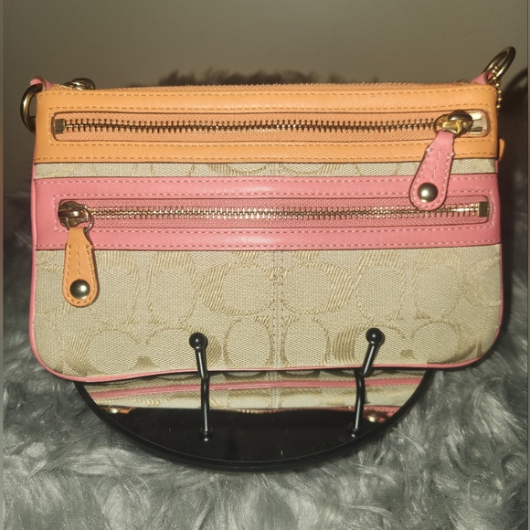 Coach Handbags - EUC RARE Oversized Triple Zip Wristlet/Pouchette